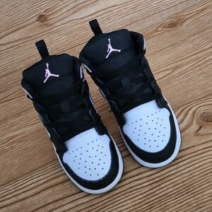 Nike Air Jordan 1 Mid 'Zen Master'